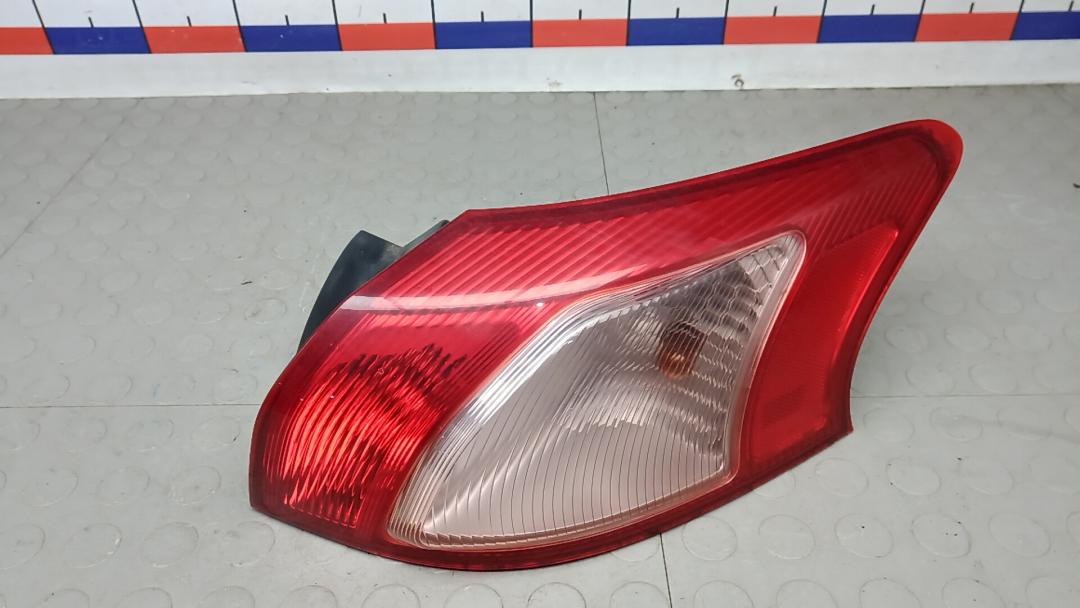 фонарь задний правый Mitsubishi Lancer 10 поколение 2010, 2.0 л., DiD, дизель, МКПП, хетчбэк 5 дв. - фото №1