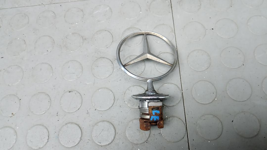 Значок на капот Mercedes-Benz E-Класс W211/S211 2004, 2.7 л., D E270 CDI, дизель, АКПП, седан - фото №1