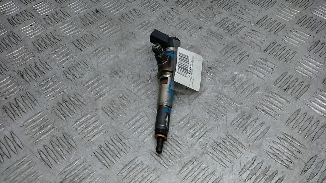 форсунка Peugeot 3008 1 поколение 2012, 1.6 л., дизель, МКПП, хетчбэк 5 дв., 9802448680 - фото №1