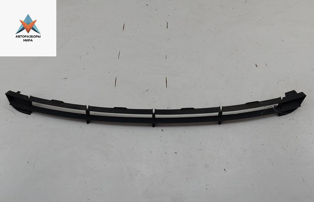 заглушка (решетка) в бампер Ford Mondeo 3 поколение 2001, 2.0 л., бензин, АКПП, серый, хетчбэк 5 дв., 1S7117B968AE - фото №1