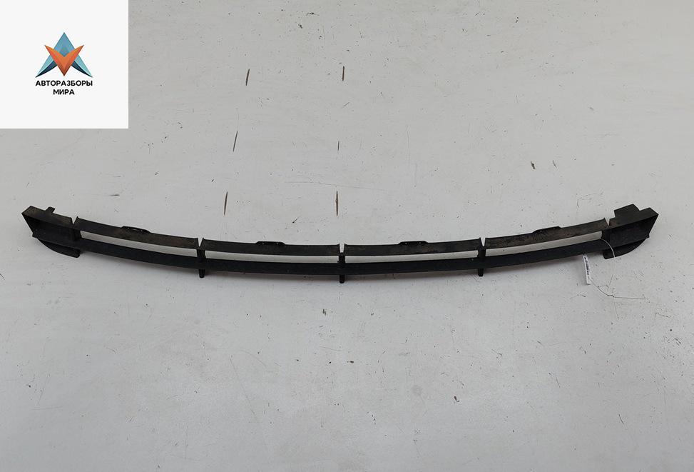 заглушка (решетка) в бампер Ford Mondeo 3 поколение 2002, 1.8 л., бензин, МКПП, серый, универсал, 1S7117B968AE - фото №1