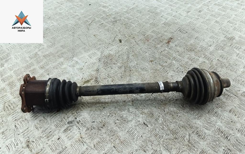 полуось передняя левая (приводной вал, ШРУС) Audi A6 4F/C6 2005, 3.2 л., бензин, АКПП, чёрный, универсал - фото №1