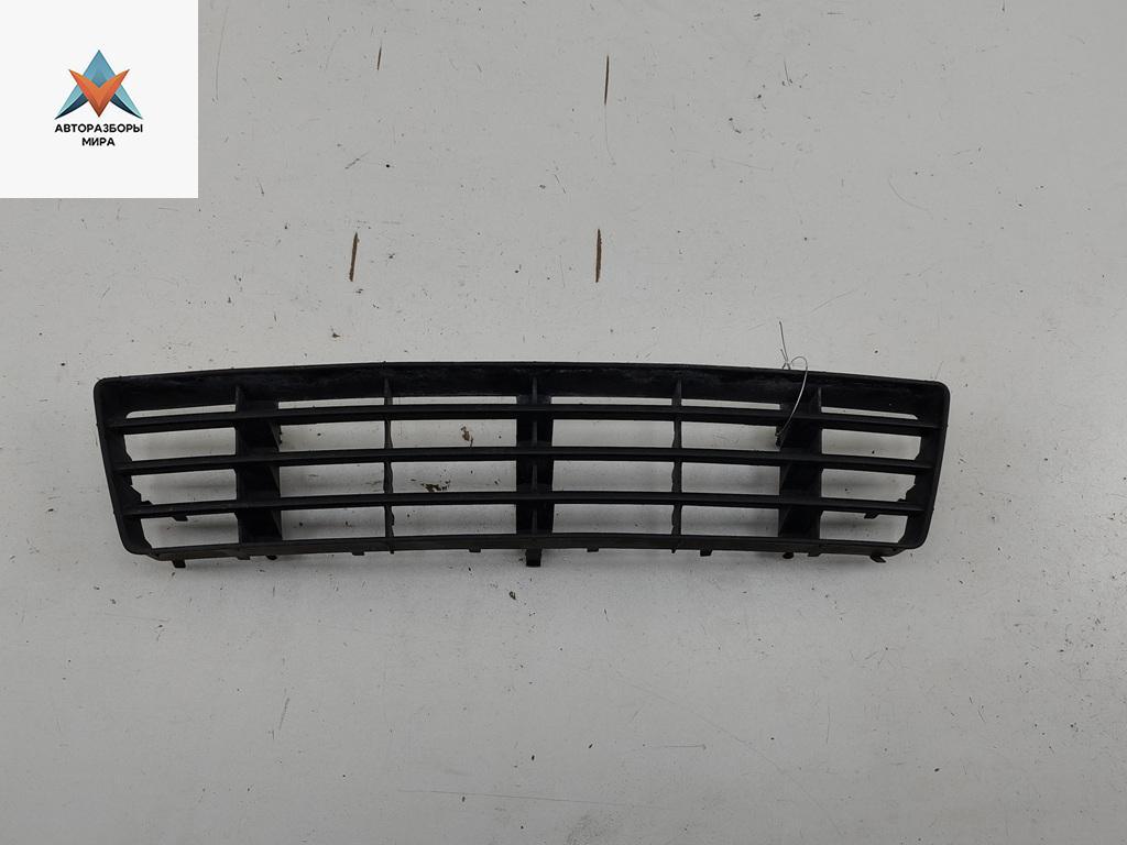 заглушка (решетка) в бампер Audi A6 4B/C5 1997, 2.4 л., бензин, АКПП, зелёный, седан, 4B0807683F - фото №1