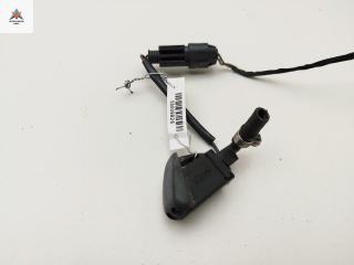 форсунка омывателя лобового стекла BMW 3 серия E36 [рестайлинг] 1999, 1.9 л., бензин, МКПП, красный, хетчбэк 3 дв., 8376011