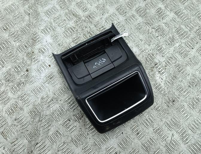 пепельница Audi A4 B8 2009, 2.0 л., дизель, МКПП, чёрный, универсал, 8K0863300B