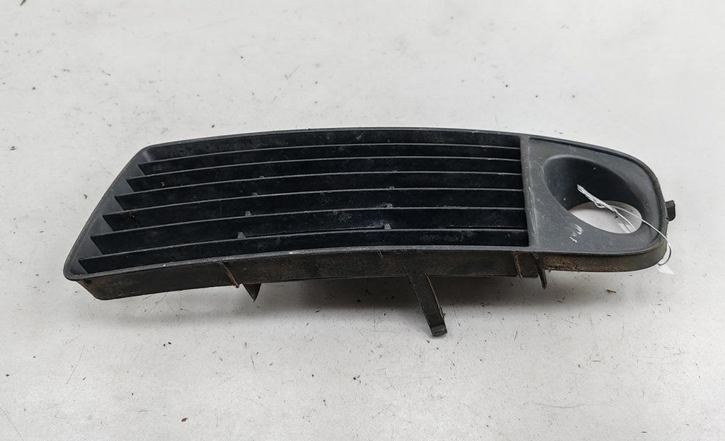 рамка фары противотуманной левой Audi A6 C5 1997, 2.4 л., бензин, АКПП, зелёный, седан, 4B0807681J