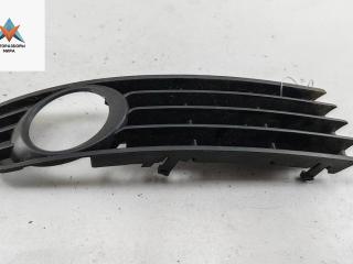 рамка фары противотуманной правой Audi A4 B6 2001, 2.0 л., бензин, МКПП, серый, седан, 8E0807682