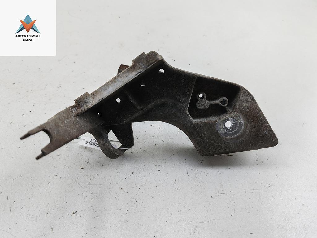 кронштейн (крепление) Audi A6 4B/C5 1999, 2.4 л., бензин, АКПП, зелёный, седан, 4B0941705 - фото №1