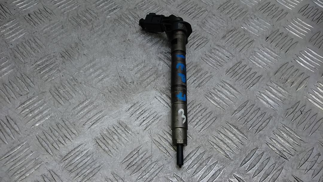 форсунка Volkswagen Tiguan 1 поколение 2009, 2.0 л., дизель, МКПП, внедорожник 5 дв., 03L130277, 0445116030 - фото №1