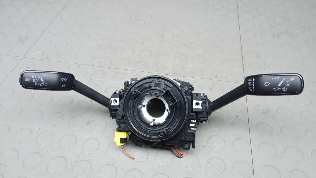 переключатель подрулевой Volkswagen Golf 7 поколение 2013, 1.6 л., дизель, МКПП, хетчбэк 5 дв. - фото №1