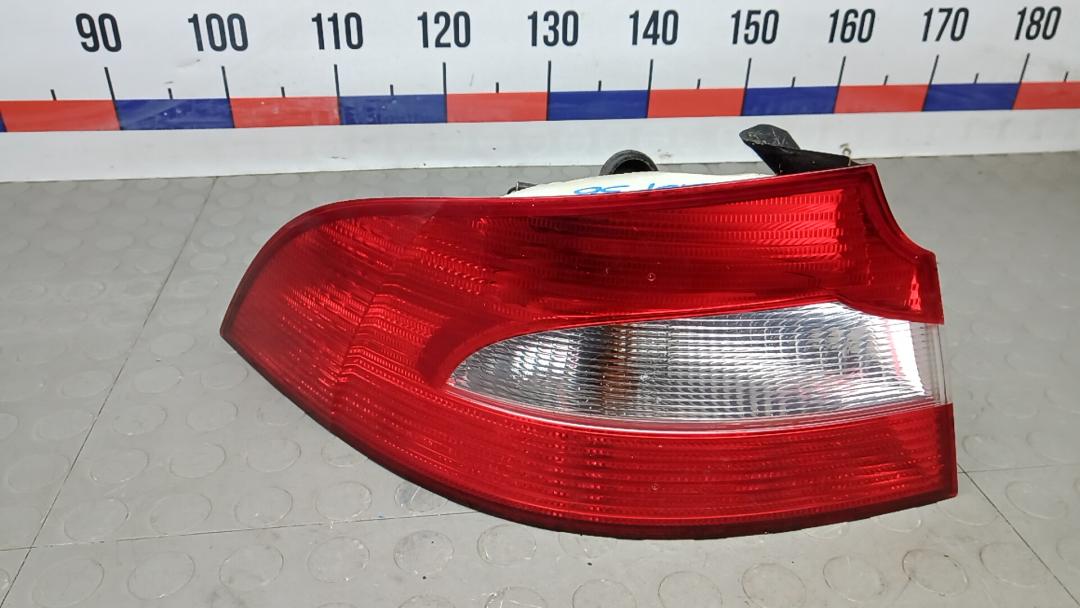 фонарь задний левый Skoda Superb 2 поколение 2012, 1.6 л., дизель, МКПП, хетчбэк 5 дв. - фото №1