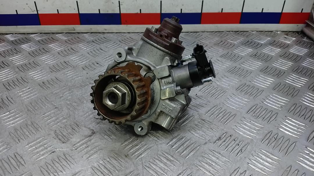 ТНВД Peugeot 308 T9 2014, 1.6 л., дизель, МКПП, хетчбэк 5 дв., 0445010739, 9811347380 - фото №1