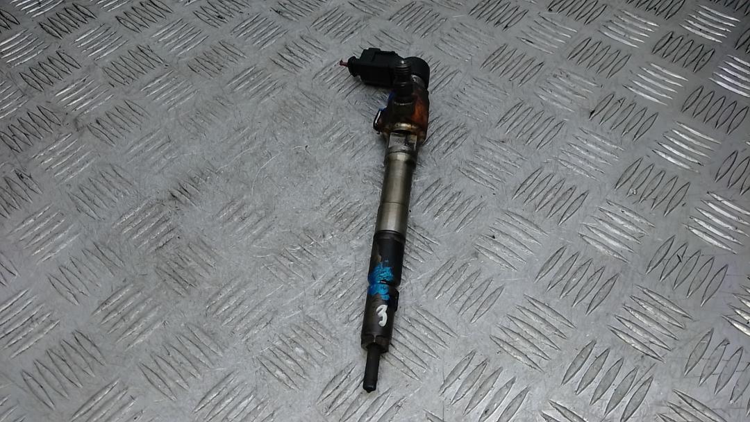 форсунка Skoda Superb 2 поколение 2012, 1.6 л., дизель, МКПП, хетчбэк 5 дв., 03L130277B - фото №1