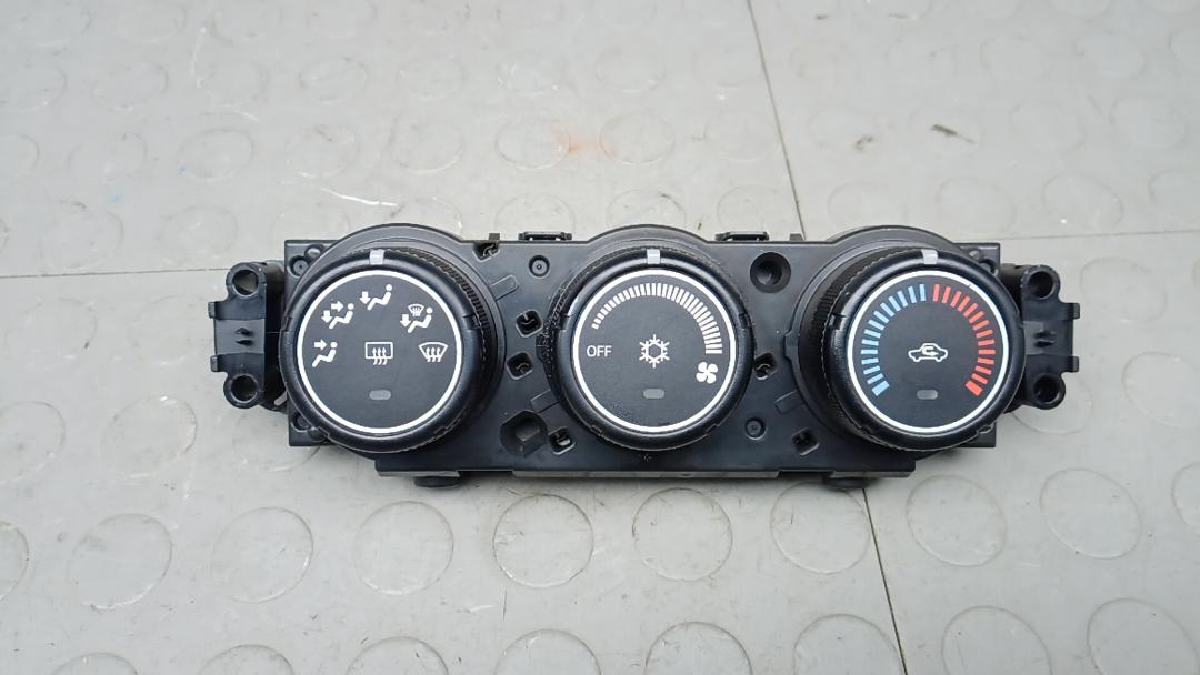 блок управления печки / климат-контроля Mitsubishi Lancer 10 поколение 2010, 2.0 л., DiD, дизель, МКПП, хетчбэк 5 дв. - фото №1