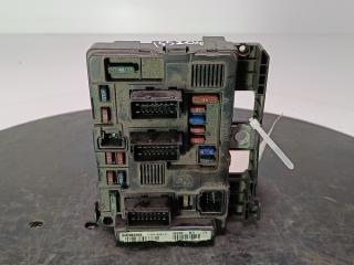 блок предохранителей Peugeot 307 1 поколение 2003, цвет, 9643498880