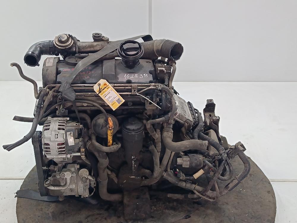 двигатель Volkswagen Polo 4 поколение 2004, цвет, ATD - фото №1