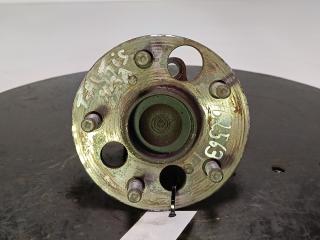 ступица задняя левая Toyota Auris 1 поколение 2007, цвет