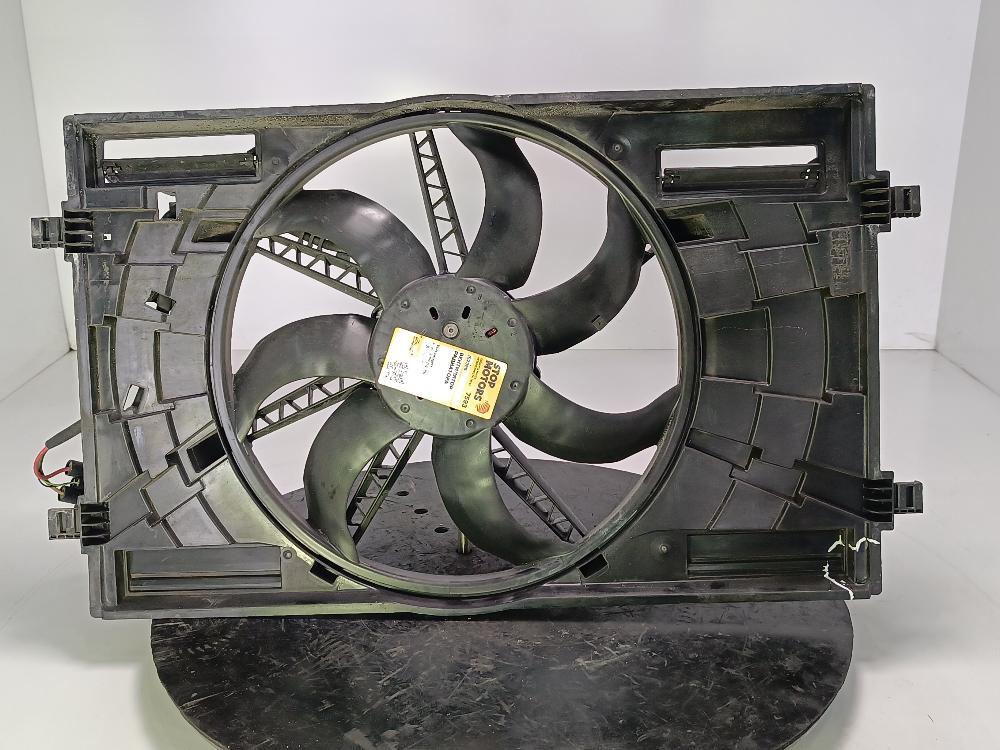 вентилятор радиатора Volkswagen Passat B8 2015, цвет, 5Q0121203CN - фото №1