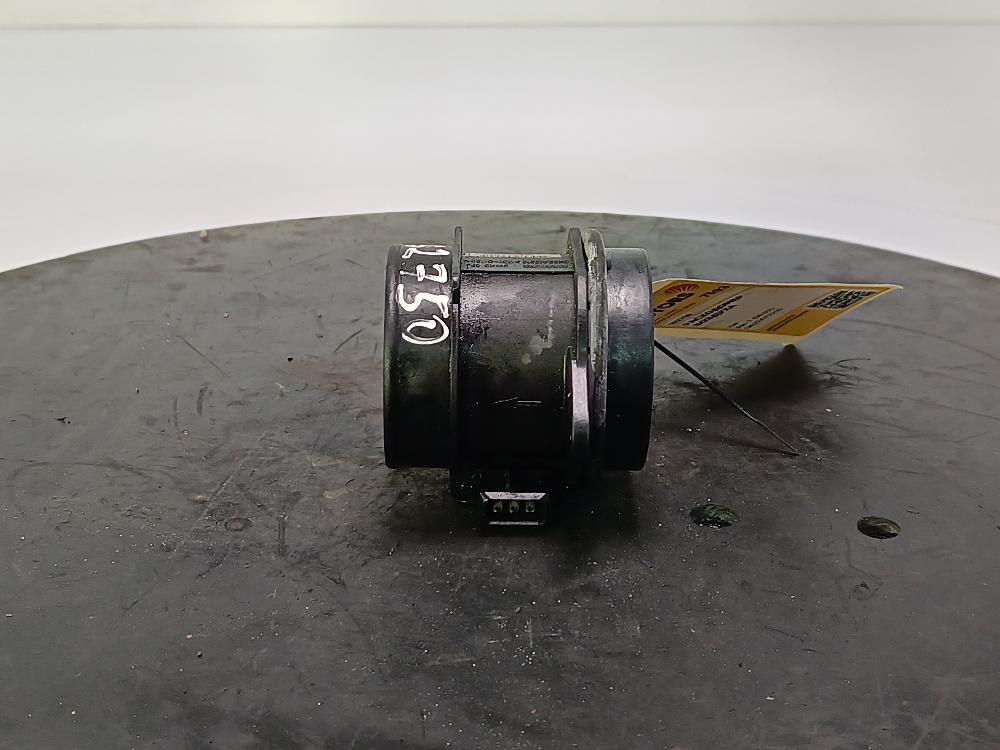 Расходомер воздуха Kia Rio 1 поколение 2001, цвет, 0K32A13210 - фото №1