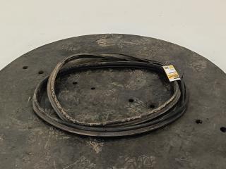 уплотнитель Peugeot 2008 1 поколение [рестайлинг] 2022, цвет, 9825965980