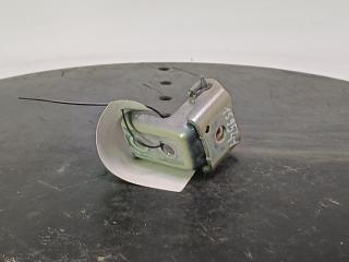 петля двери Peugeot 2008 1 поколение [рестайлинг] 2022, цвет