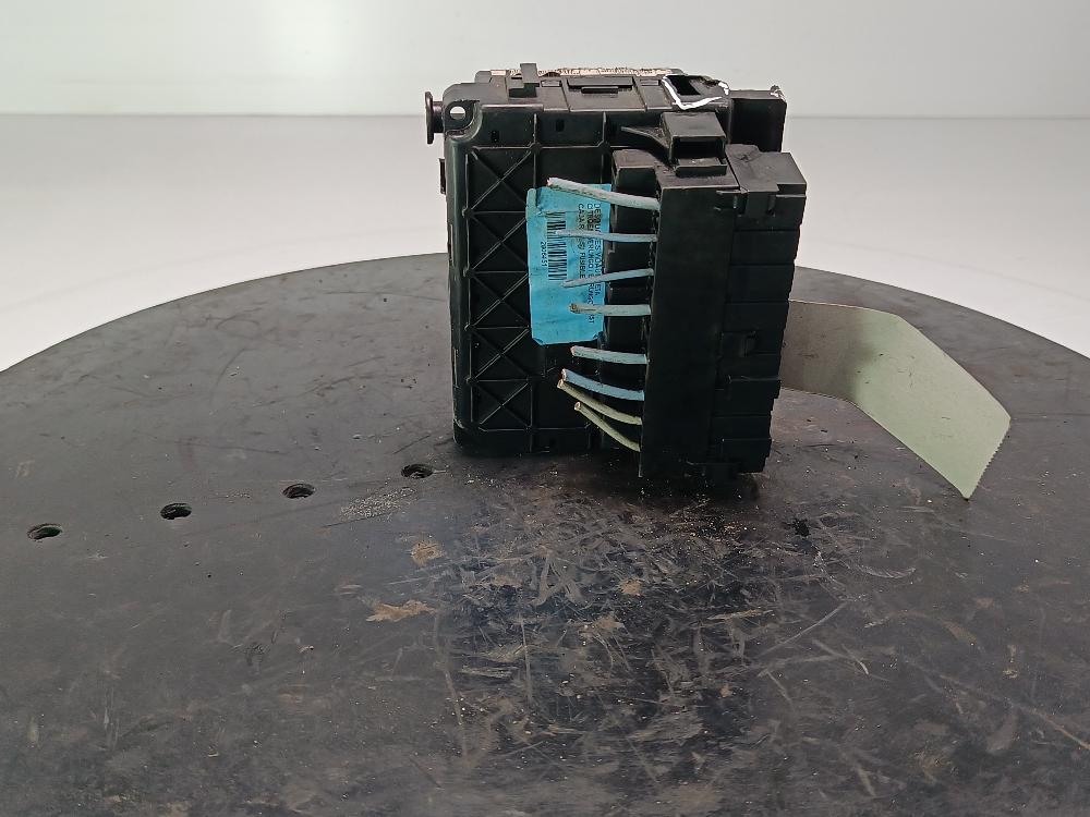 блок предохранителей Citroen C5 1 поколение 2003, цвет, 9643498880 - фото №1