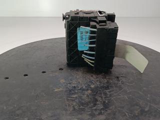 блок предохранителей Citroen C5 1 поколение 2003, цвет, 9643498880