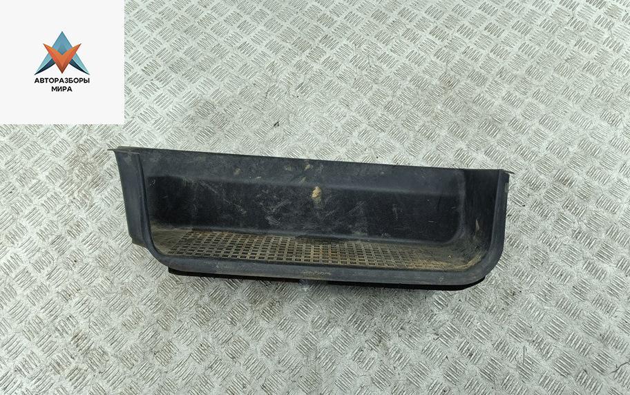 Накладка на порог внутренняя (салона) Volkswagen Transporter T4 1994, 2.4 л., дизель, МКПП, серый, микроавтобус, 705863735A - фото №1