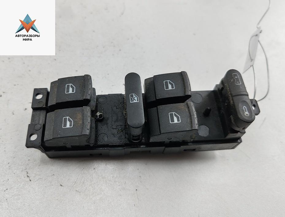 блок управления стеклоподъемниками Volkswagen Passat B5 1997, 1.6 л., бензин, МКПП, зелёный, седан - фото №1