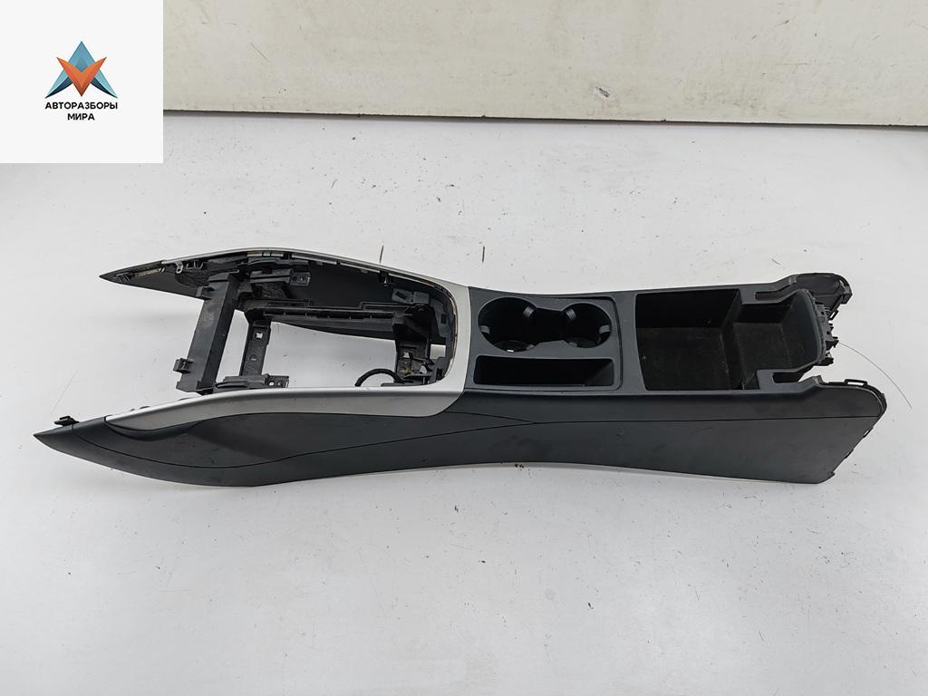консоль салона (центральная часть) Audi A4 B8/8K 2009, 2.0 л., дизель, МКПП, чёрный, универсал, 8K0864981D - фото №1