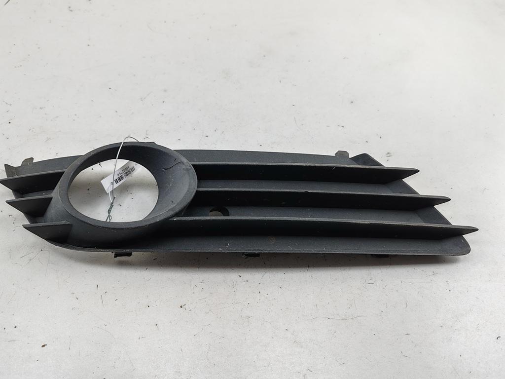 рамка фары противотуманной правой Opel Astra H 2006, 1.8 л., бензин, МКПП, чёрный, универсал, 375768702, 13126026