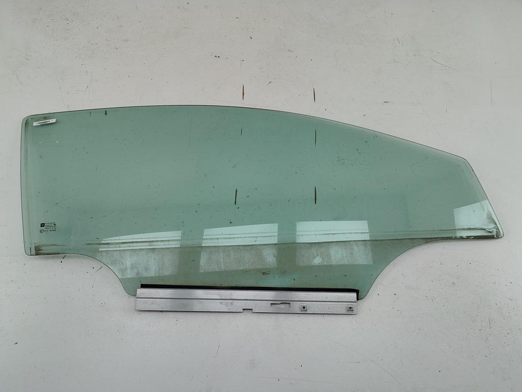 стекло двери передней правой Opel Astra H 2005, 1.6 л., бензин, МКПП, чёрный, хетчбэк 3 дв.