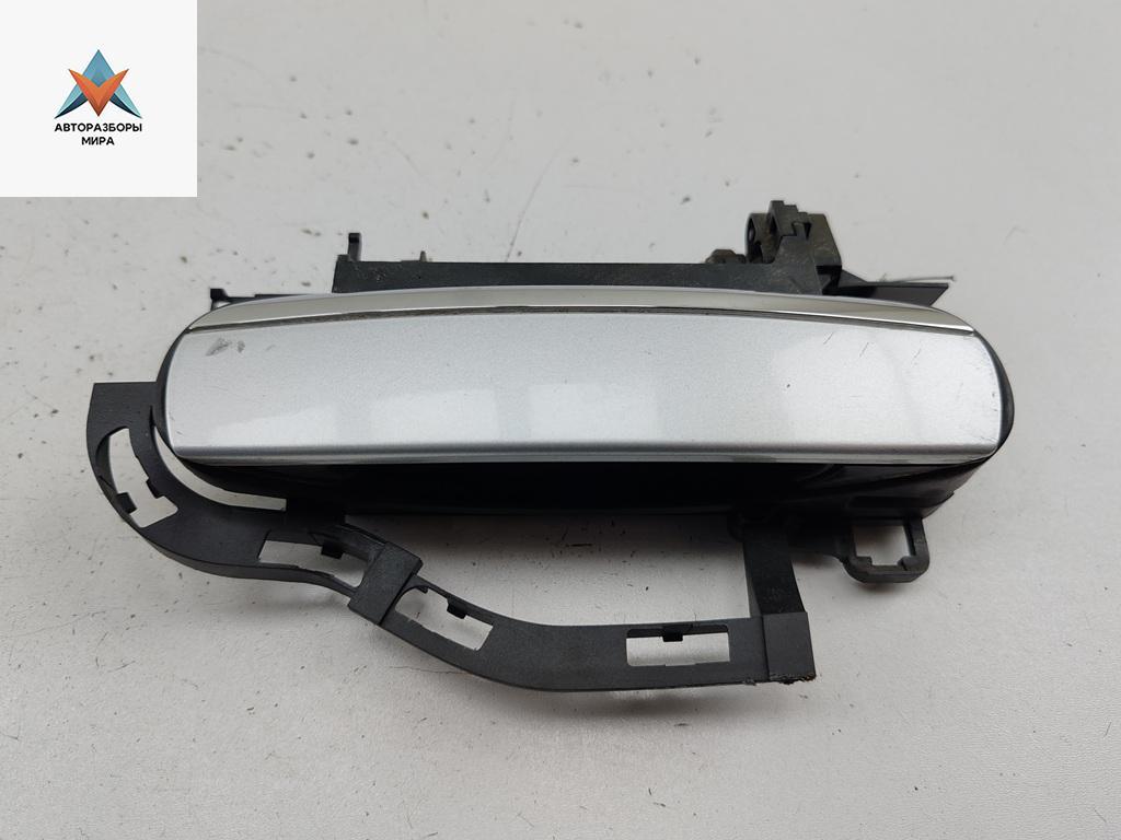 ручка наружная задняя левая Audi A6 4F/C6 2004, 2.4 л., бензин, АКПП, серый, седан, 4F0837885 - фото №1