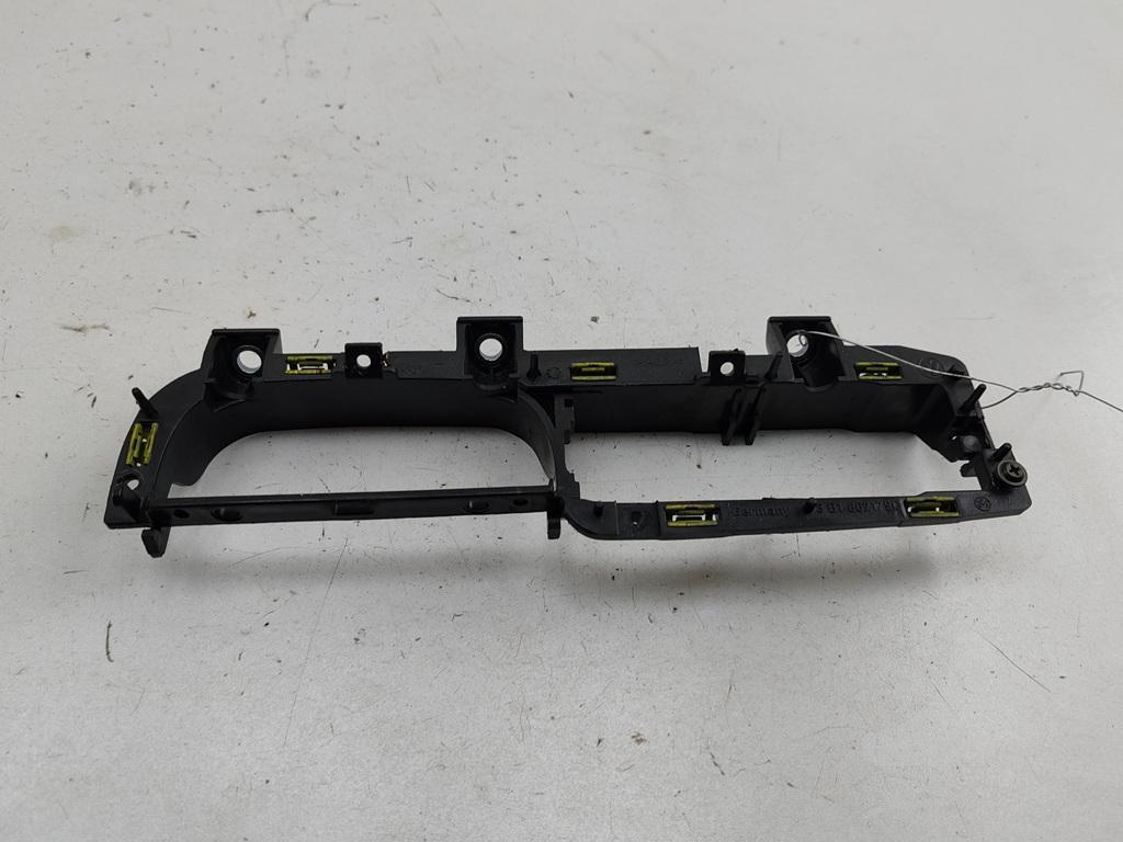 ручка внутренняя передняя левая Volkswagen Passat B5+ (GP) 2004, 2.5 л., дизель, МКПП, чёрный, универсал, 3B1867179