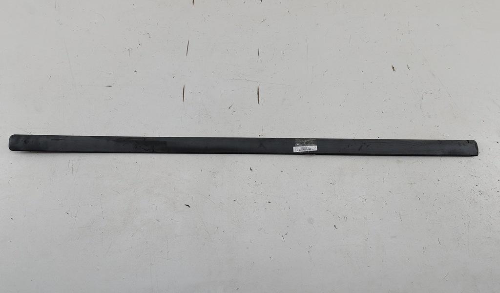 молдинг двери передней левой Volkswagen Passat B5+ (GP) 2001, 1.6 л., бензин, МКПП, серый, универсал, 3B0853515