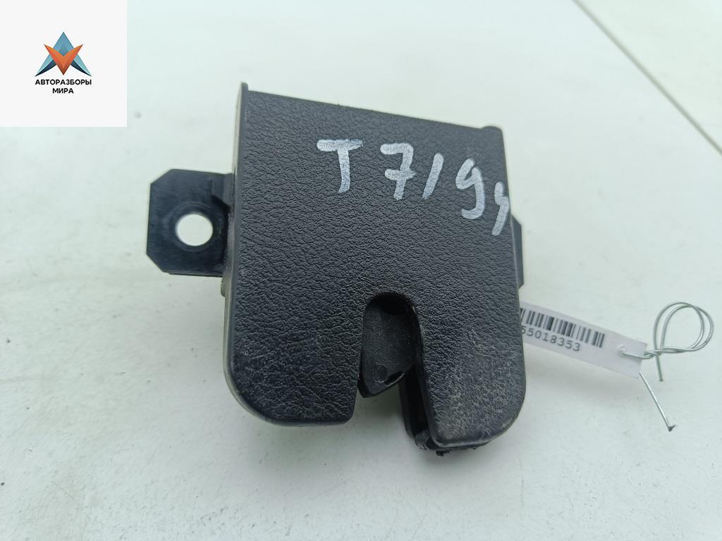 замок багажника Volkswagen Golf 4 поколение 2001, хетчбэк 5 дв., 1J6827505B - фото №1