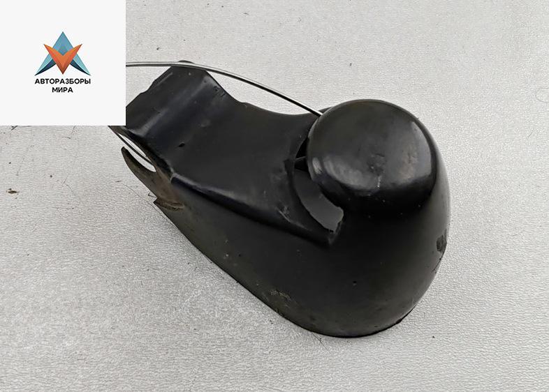 крышка поводка стеклоочистителя Volkswagen Passat B5 1998, 1.8 л., бензин, МКПП, синий, универсал, 3B9955435A - фото №1