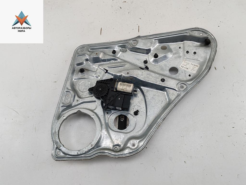 стеклоподъемник электрический задний правый Volkswagen Passat B5 1997, 1.6 л., бензин, МКПП, зелёный, седан, 101438200 - фото №1