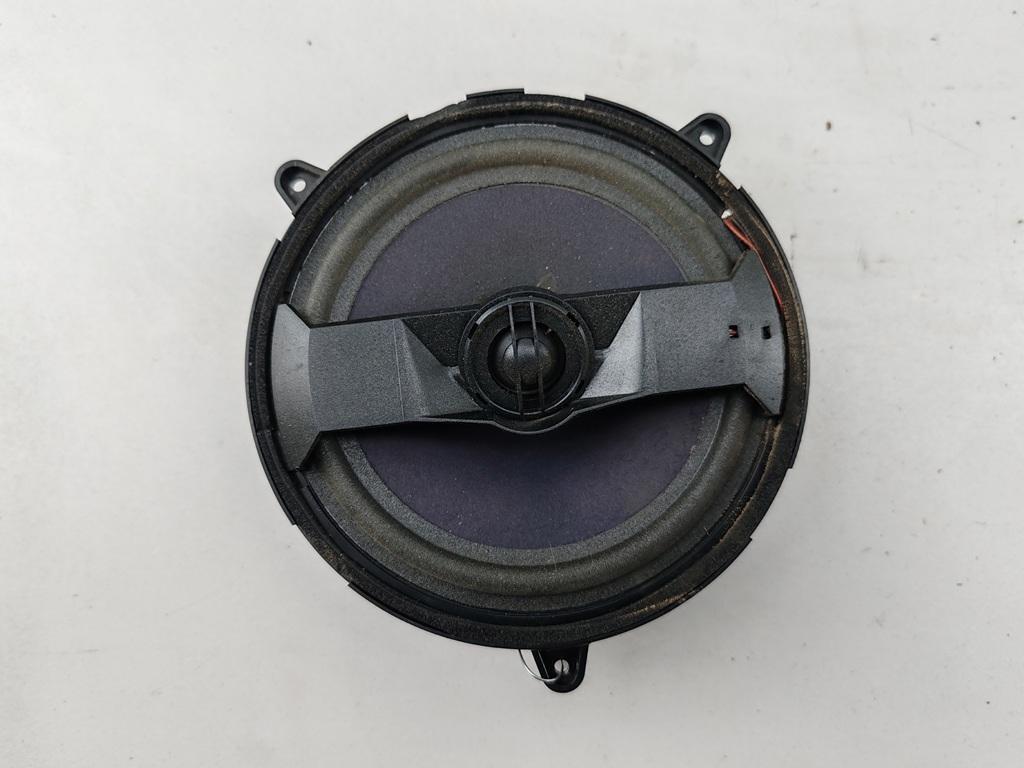 динамик двери Audi A4 B5 1998, 1.8 л., бензин, МКПП, жёлтый, универсал, 8D9035412B