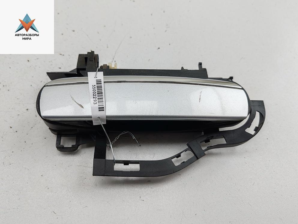 ручка наружная задняя правая Audi A6 4F/C6 2004, 2.4 л., бензин, АКПП, серый, седан, 4F0837886 - фото №1