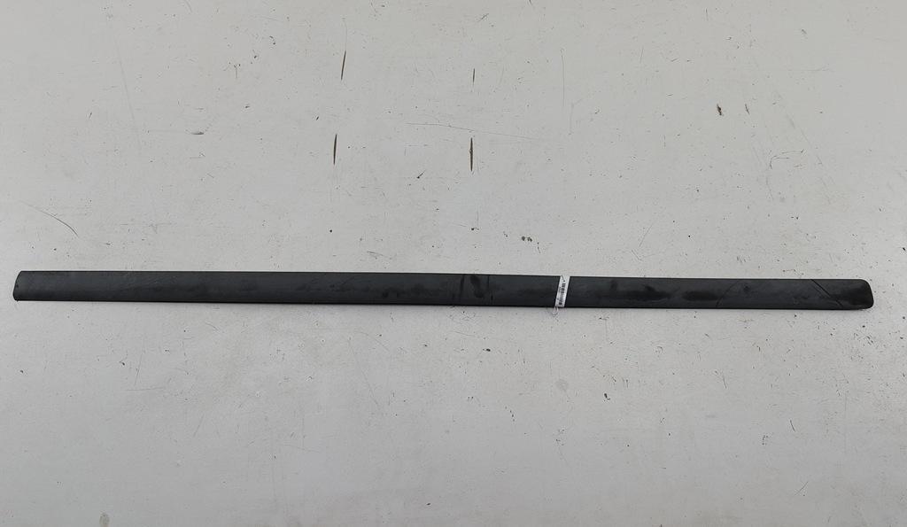 молдинг двери передней левой Volkswagen Passat B5 1999, 1.6 л., бензин, МКПП, синий, универсал, 3B0853515 - фото №1