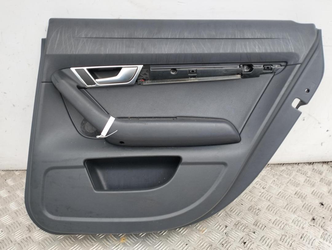 обшивка двери задняя правая Audi A6 C6 2004, 2.4 л., бензин, АКПП, серый, седан, 4F0867306B