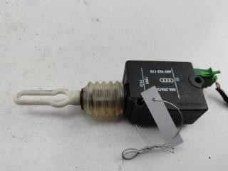 активатор замка багажника Audi A6 4B/C5 1999, 2.4 л., бензин, АКПП, чёрный, универсал, 4B9962115