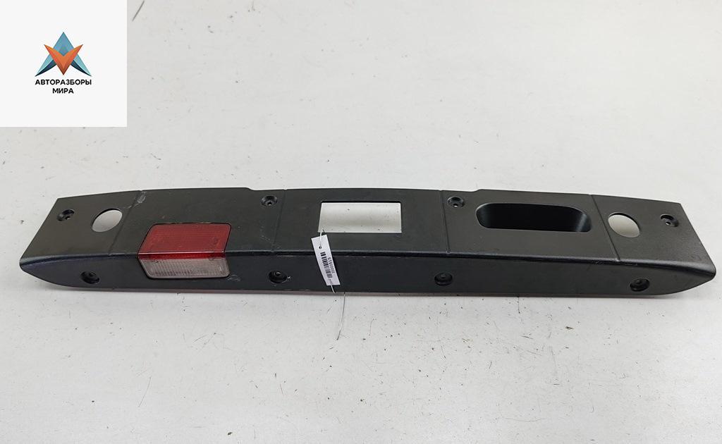 накладка двери (крышки) багажника Mercedes-Benz CLS-Класс C219 2005, 3.5 л., бензин, АКПП, чёрный, седан, 2197500193 - фото №1