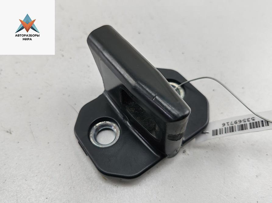 ответная часть (скоба) замка двери Mercedes-Benz S-Класс W221 2006, 4.7 л., бензин, АКПП, чёрный, седан, 2217200104 - фото №1