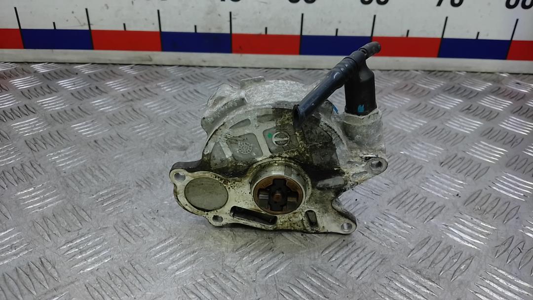 насос вакуумный Volkswagen Tiguan 1 поколение 2009, 2.0 л., дизель, МКПП, внедорожник 5 дв., 03L145100 - фото №1