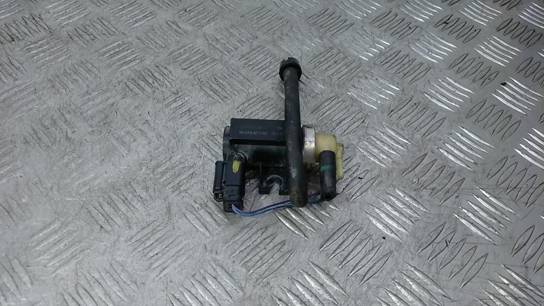 клапан управления турбиной (актуатор) Peugeot 508 1 поколение 2010, 2.0 л., HDi, дизель, МКПП, универсал, 9661960380 - фото №1