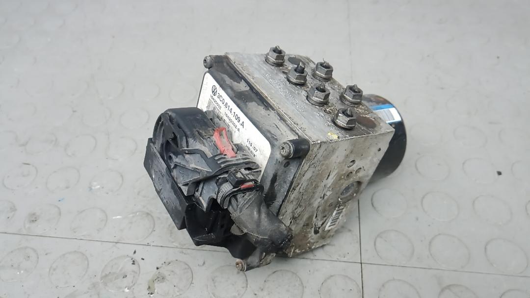 блок ABS Volkswagen Passat B6 2008, 2.0 л., дизель, АКПП, седан, 3C0614109A - фото №1