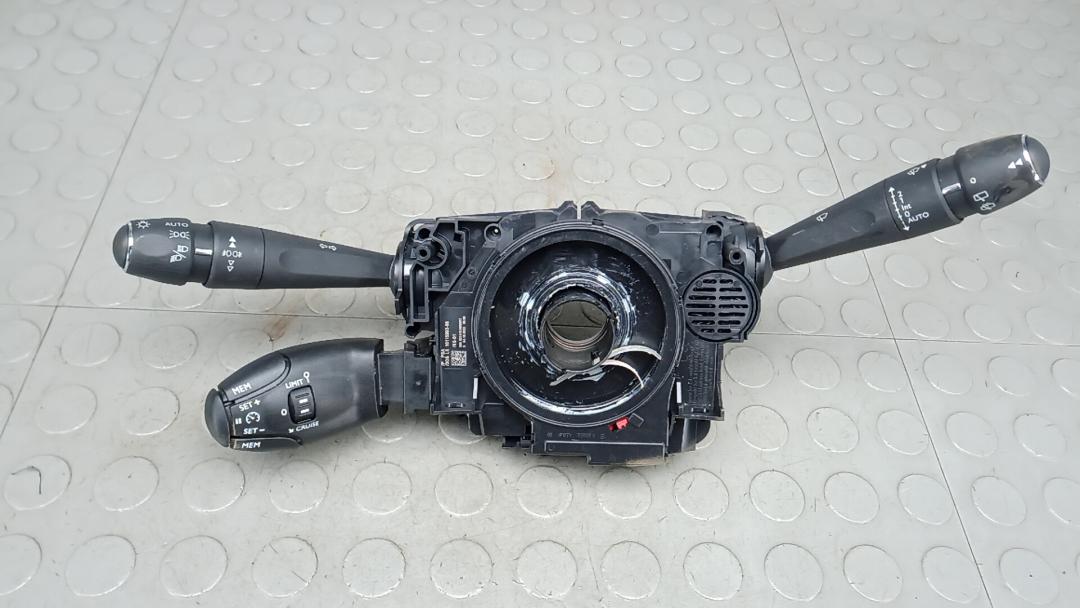 переключатель подрулевой Citroen C5 AirCross 1 поколение 2022, 1.2 л., бензин, МКПП, внедорожник 5 дв. - фото №1