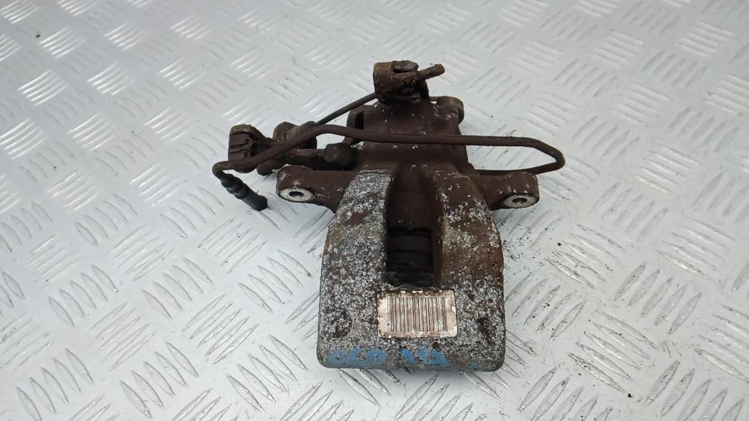 суппорт задний левый Citroen C4 Grand Picasso 1 поколение 2008, 1.6 л., дизель, МКПП, минивэн - фото №1